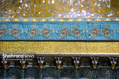 آیین تعویض گل‌های ضریح مطهر رضوی