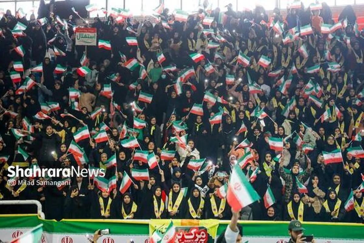 نسل آینده‌ساز، مهمان جشن «حضور تا ظهور» | گزارش شهرآرانیوز از آیین آغاز دهه فجر و بزرگداشت سالروز ورود امام خمینی (ره) به کشور (۱۲ بهمن ۱۴۰۳) + ویدئو