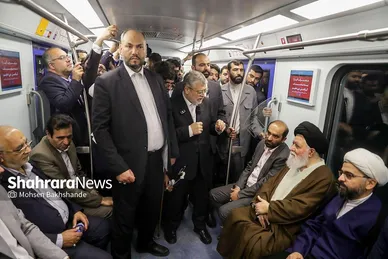 گزارش تصویری | بازدید آیت‌الله علم‌الهدی از ایستگاه باب‌الجواد(ع) مترو مشهد