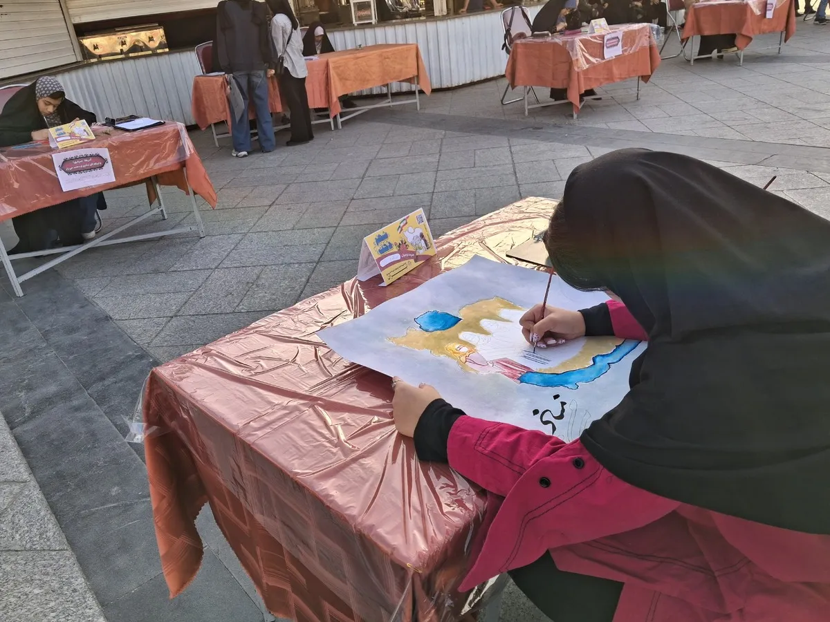 نقاشی دختران نوجوان مشهدی برای وطن| یاد دانش‌آموزان شهید مدرسه میناب گرامی داشته شد + فیلم