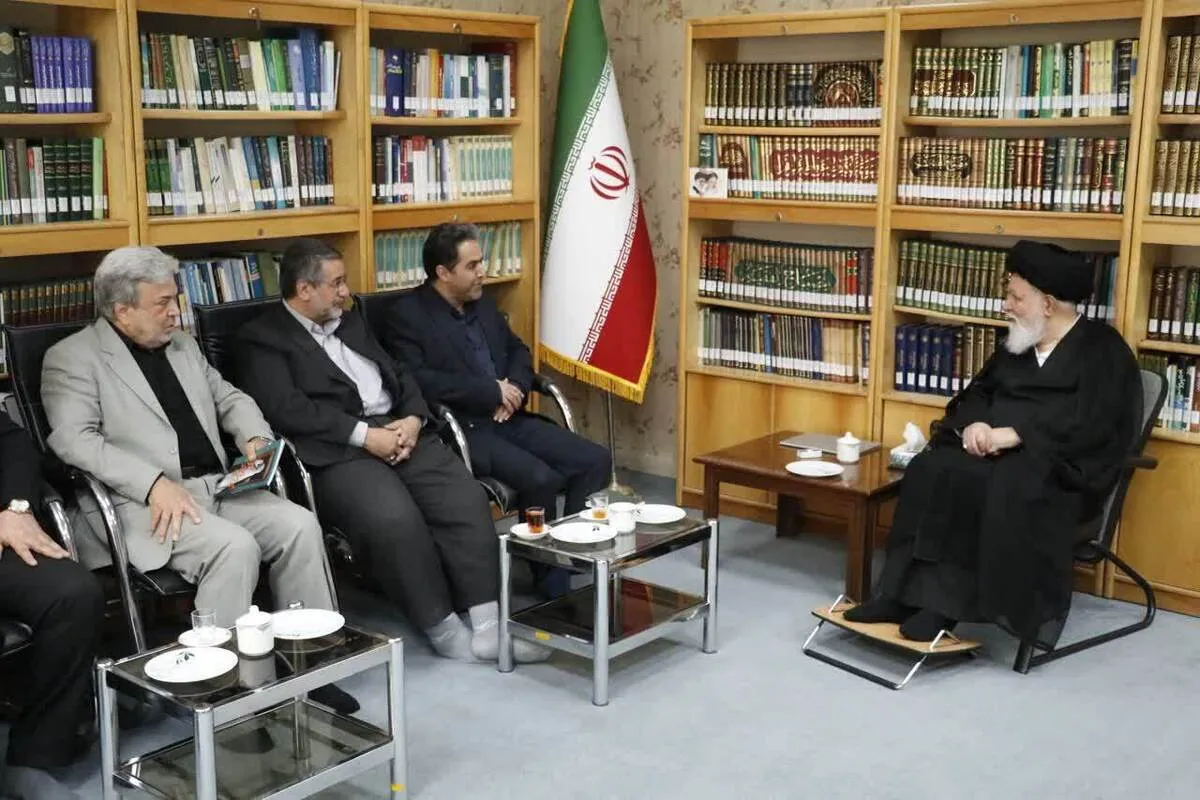آیت‌الله علم‌الهدی: ظلم به کارگران و سوء استفاده از منابع معدنی قابل قبول نیست | تقویت آموزش‌های مهارتی برای رفع کمبود نیروی کار ماهر در مشهد