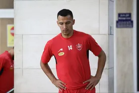 هر گل نبیل باهویی ۴۰۰ هزار دلار آب خورد