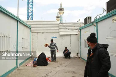 حضور زائران نوروزی در خیابانهای اطراف حرم مطهر رضوی