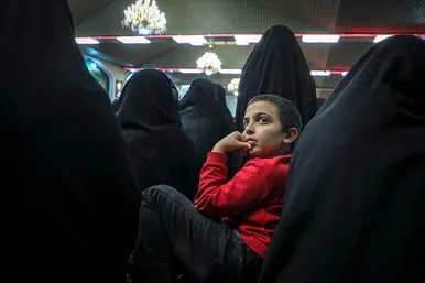 تشییع پیکر بانوی شهیده فاطمه دهقانی از شهدای حادثه تروریستی کرمان
