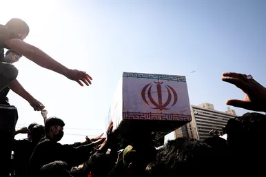 راهپیمایی مردم مشهد در محکومیت اغتشاشات اخیر و تشییع شهدای مدافع امنیت