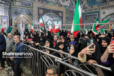 اجتماع مردمی «وعده صادق» در حرم مطهر رضوی