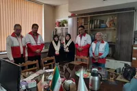 اهدای ۲۵ سکه توسط مادر و همسر شهیدان غفاری‌دوست برای کمک به جبهه مقاومت