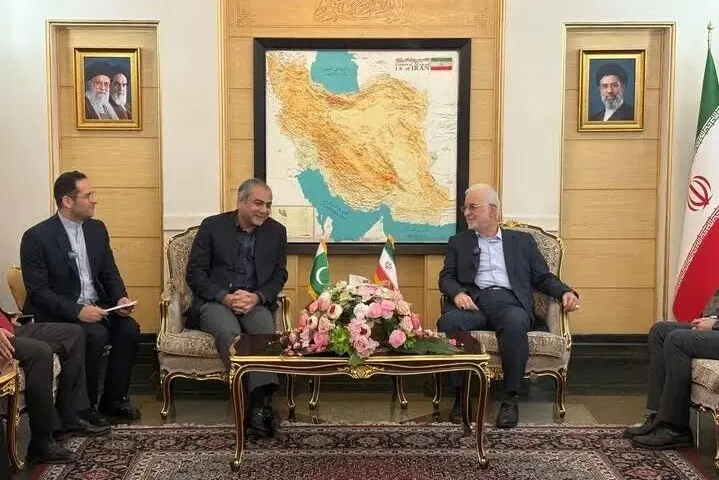 اسکندر مومنی وزیر کشور