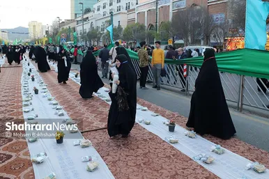 عکس| سفره افطار ۶ کیلومتری مشهدی‌ها در شب میلاد امام حسن مجتبی(ع)