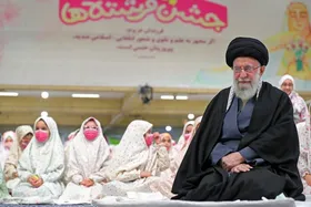 ویدئو | هم&zwnj;خوانی سرود دختران در حضور رهبر معظم انقلاب