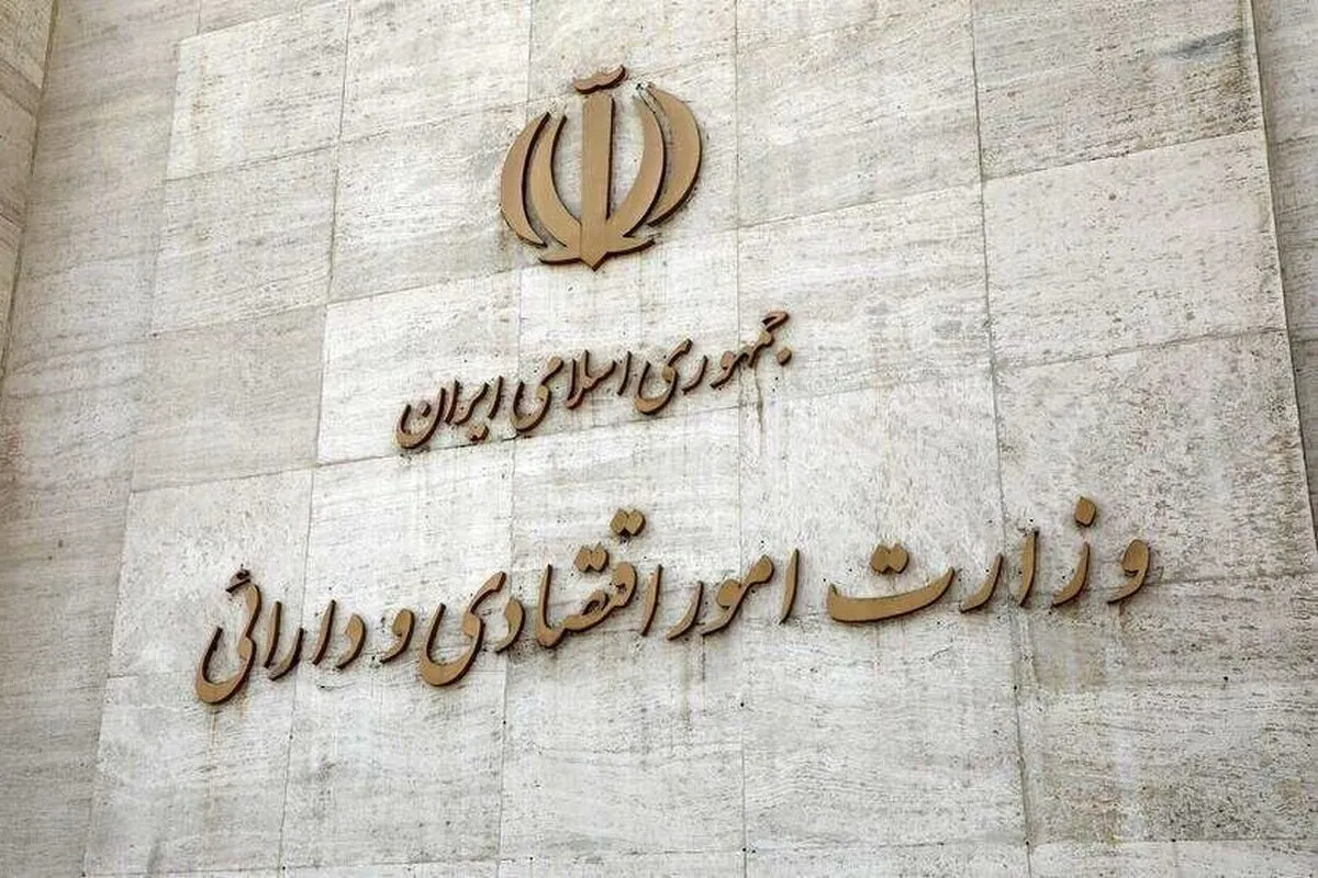 یک تحلیلگر اقتصادی: برای رفع چالش‌های اقتصادی، توانمندی دولت و وزیر کافی نیست