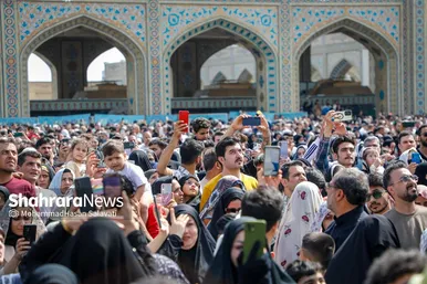 گزارش تصویری | لحظه تحویل سال در حرم مطهر امام رضا (ع)
