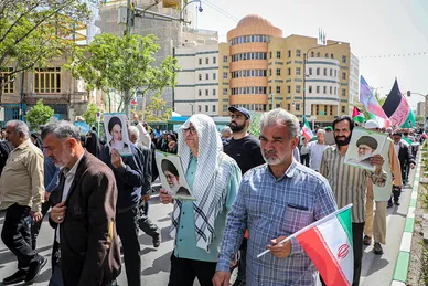 راهپیمایی ضدصهیونیستی نمازگزاران مشهدی و حمایت از عملیات وعده صادق سپاه