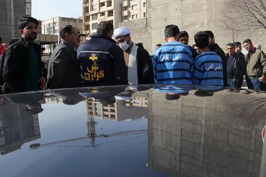دستگیری باند موبایل قاپی در مشهد‎‎