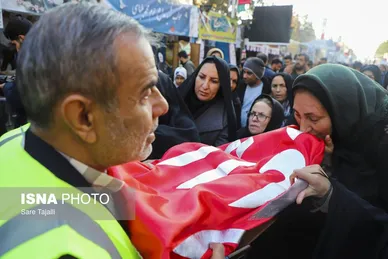 عکس‌هایی از مراسم سالگرد شهادت حاج قاسم سلیمانی در گلزار شهدای کرمان