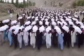 فیلمی غم&zwnj;انگیز از تشییع جان باختگان در زلزله افغانستان