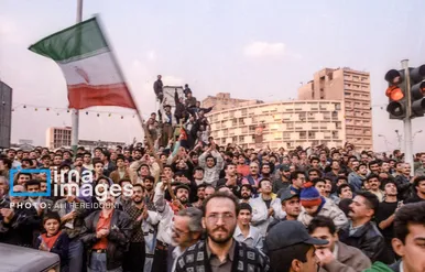 ۸ آذر ۱۳۷۶ روزی که ایران خندید