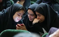 دختران امروز، هویت‌هایی در حال تغییر زیر هودی‌های گشاد