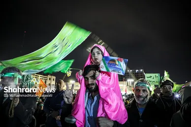 گلباران حرم مطهر رضوی در شب میلاد جوادالائمه (ع)
