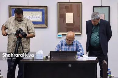 گزارش تصویری | رویداد هم‌نویسی «حصن حصین» با حضور استادان خوشنویسی مشهد در نگارخانه رضوان