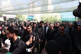 رئیس&zwnj;جمهور از موکب دخترانه حضرت نجمه&zwnj;خاتون(س) مشهد بازدید کرد + فیلم