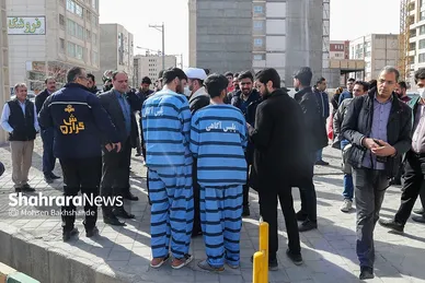 دستگیری باند موبایل قاپی در مشهد