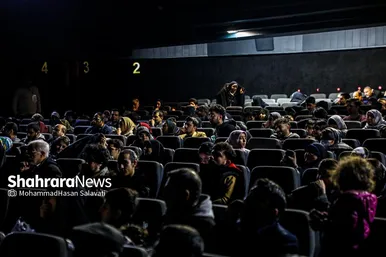 گزارش تصویری | دومین روز از  بیست و دومین جشنواره فیلم فجر مشهد