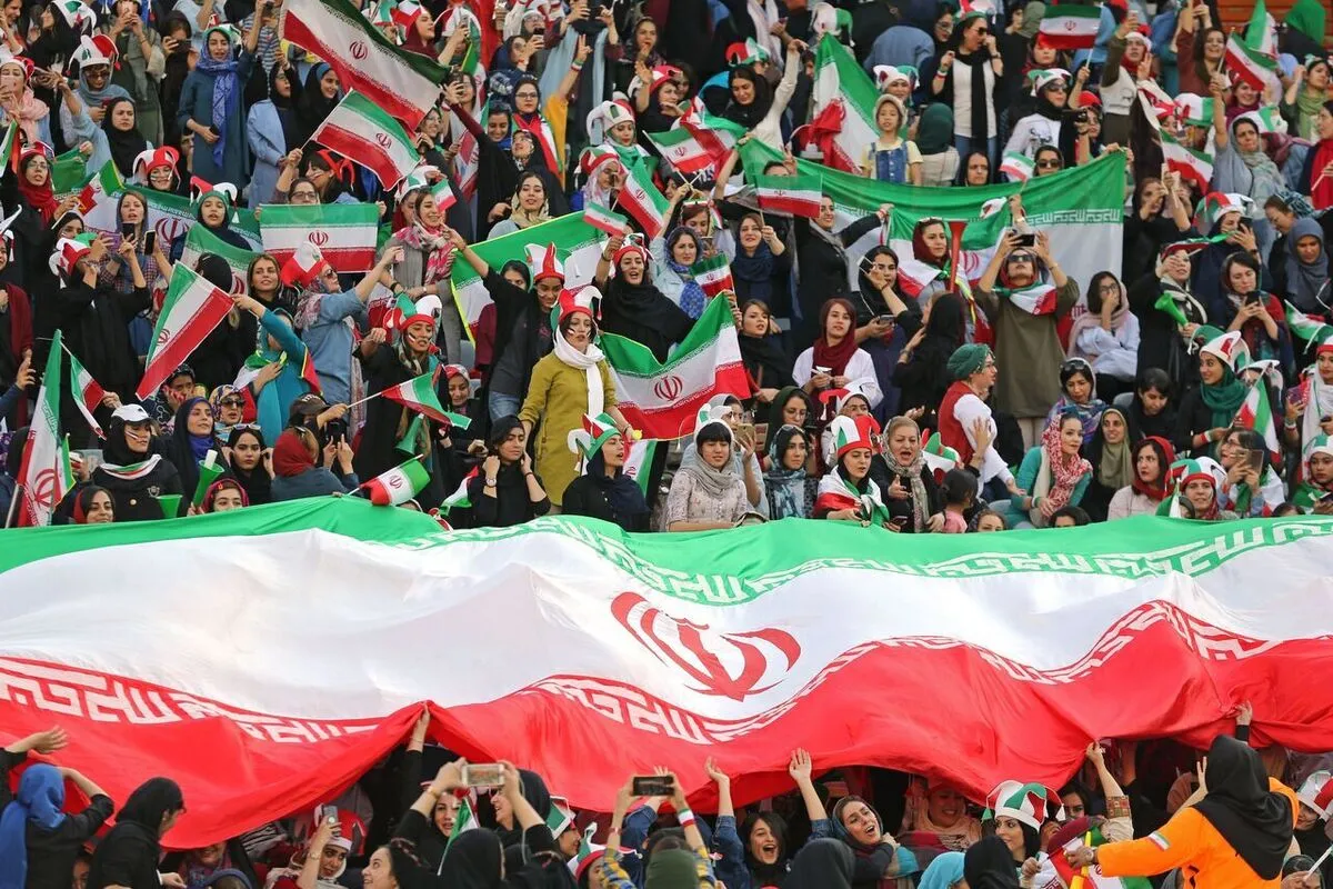 بانوان تماشاگر بازی ایران-روسیه؟