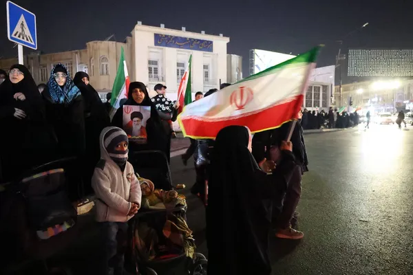 مشهد، یکپارچه افتخار | قاب‌های ماندگار مخاطبان شهرآرانیوز از خروش شبانه مردم در مشهد (۱۲ اسفند ۱۴۰۴)