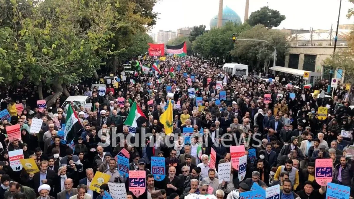 دل سوی قبله اول به نماز است این‌جا | روایت شهرآرانیوز از راهپیمایی باشکوه نمازگزاران مشهدی در محکومیت جنایات صهیونیست‎ها+ ویدئو