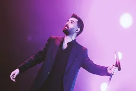 &laquo;علی یاسینی&raquo; رکورددار برگزاری کنسرت در سال ۱۴۰۲