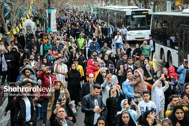 تحویل سال ۱۴۰۳ در حرم مطهر امام رضا (ع) و خیابان‌های منتهی به حرم