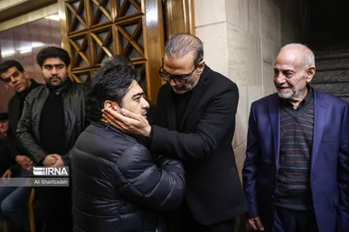عکس‌هایی از مراسم ترحیم همسر علیرضا قربانی