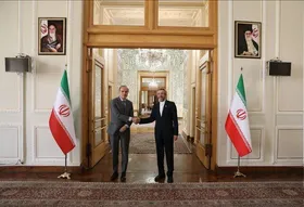 علی باقری با انریکه مورا دیدار کرد