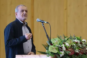 رئیس جمهور: کمک دانشگاهیان برای برون رفت از مشکلات ضروری است
