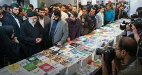 بازدید رییس&zwnj;جمهور از نمایشگاه کتاب ۱۴۰۲