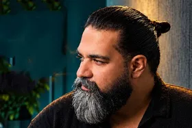 رضا صادقی مهر ۱۴۰۵ در شاهرود روی صحنه می&zwnj;رود + زمان و مکان اجرا