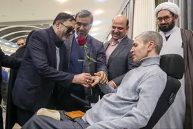 حضور استاندار خراسان رضوی در جمع جانبازان آسایشگاه امام خمینی&laquo;ره&raquo; مشهد