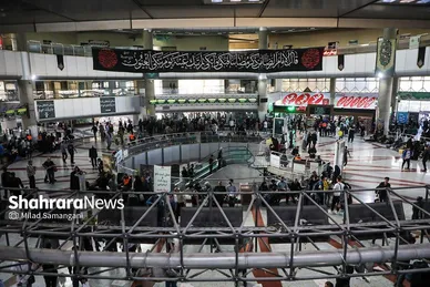 بازگشت زائران پیاده از طریق پایانه مسافربری مشهد در روز پایانی صفر