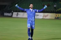 کیوسفسکی پنجره استقلال را می‌بندد؟