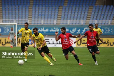 بازی دو تیم نساجی مازندران و سپاهان اصفهان در لیگ برتر