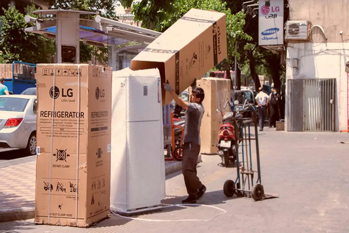 قیمت‌گذاری عجیب برای کارتن یخچال!