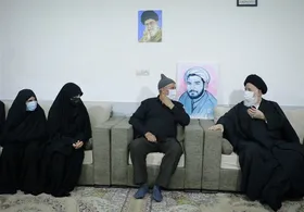 آیت&zwnj;الله علم&zwnj;الهدی در دیدار با خانواده شهید دارایی: شهدای حادثه حرم رضوی، خود را فدای خدمت به دین کردند