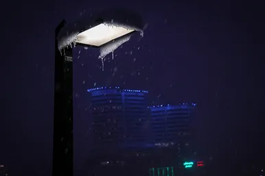  بارش اولین برف پاییزی در مشهد 