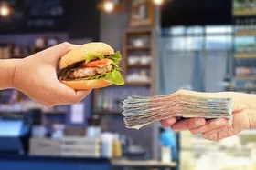 افزایش قیمت ساندویچ و فست&zwnj;فود در مشهد (مهر ۱۴۰۴)