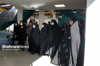 بازدید معاون رییس جهمور در امور زنان و خانواده از کارخانه نوآوری مشهد