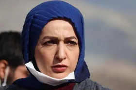 صدور قرار کفالت برای شقایق دهقان به دلیل کشف حجاب و جریحه دار کردن عفت عمومی + عکس