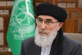 حکمتیار می&zwnj;گوید که آمریکا و طالبان در حال رایزنی برای یک توافق جدید هستند