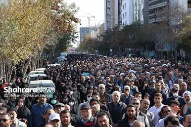 راهپیمایی اصناف، بازاریان و نمازگزاران پس از نماز جمعه مشهد