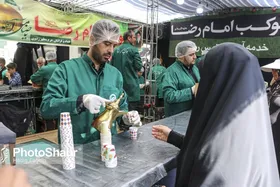 بازرسی بهداشتی گسترده از مواکب و توزیع نذورات توسط دانشگاه علوم پزشکی مشهد